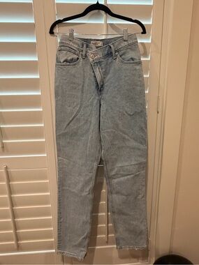 Abercrombie 90s straight leg ultra high rise- size 27/4, unworn